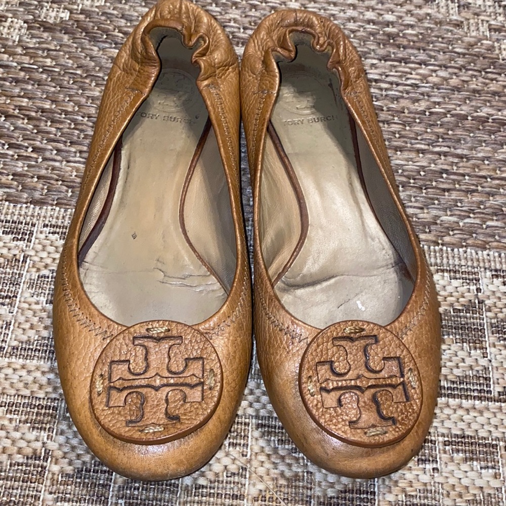 Tory Burch Flats - Tan Pebbled Leather - Size 8.5